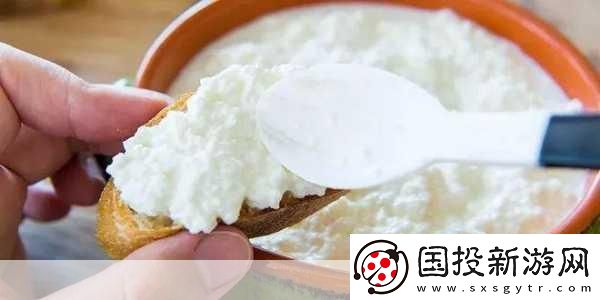 兩個(gè)奶被揉得又硬又翹怎么回事-1.-奶酪的魅力：為何它們變得堅(jiān)硬又挺拔