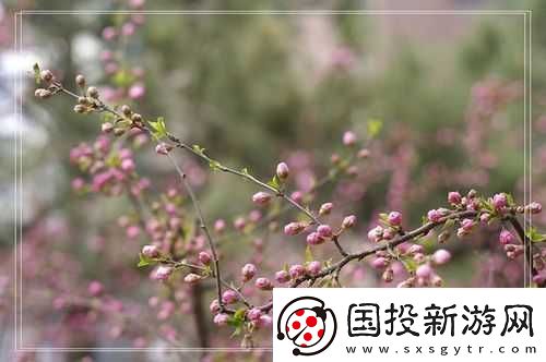 含苞欲放的桃花那是春天的嘴唇吧：對(duì)春的禮贊