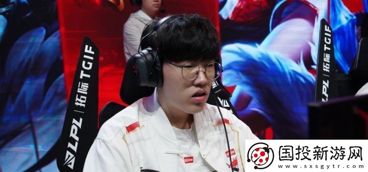 AL官博發(fā)布對(duì)陣UP賽前返圖