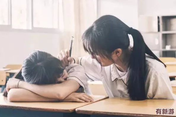 班長(zhǎng)撩起胸讓我的蹭來(lái)蹭去-2024年校園戀愛(ài)新風(fēng)潮引發(fā)熱議！