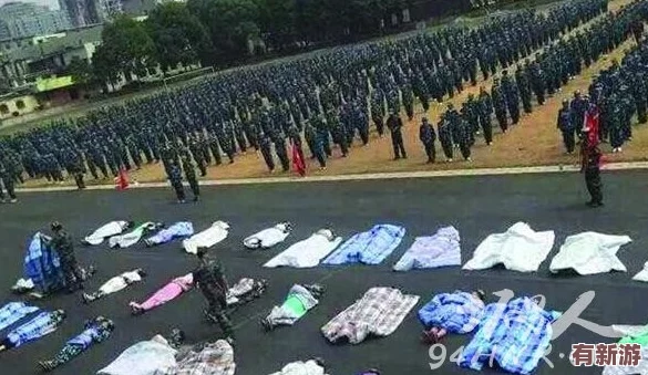 被教官按在寢室狂到腿軟-網(wǎng)友熱議：這體驗(yàn)真是讓人又羞又興奮！