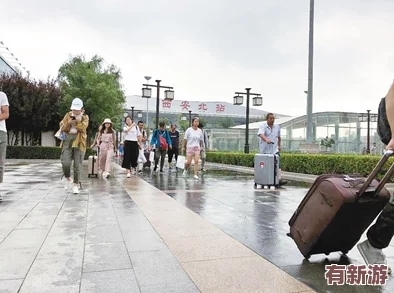 公交車(chē)站避雨1~4：在風(fēng)雨中-我們依然能找到溫暖與希望-攜手共度每一個(gè)難關(guān)