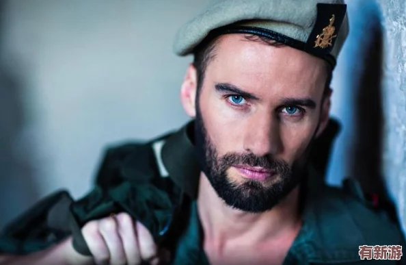 男同被猛男房東cao到哭Gay