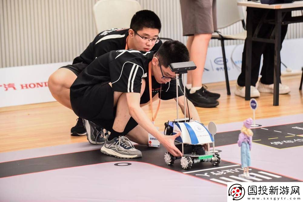 智能小車自動(dòng)駕駛賽啟動(dòng)-道路安全創(chuàng)新挑戰(zhàn)賽火熱進(jìn)行中！