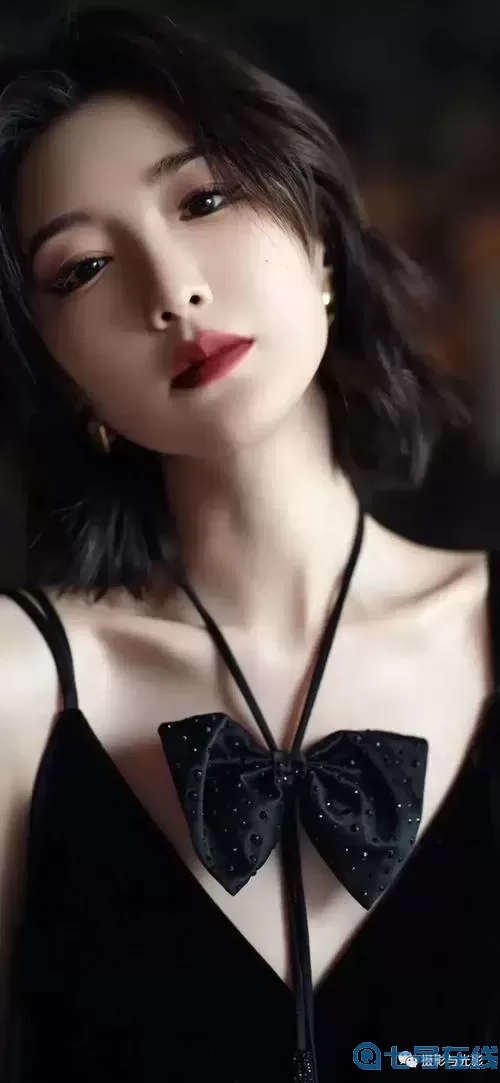 困惑與追尋：探索久久久伊在人線綜合永久的深層意義