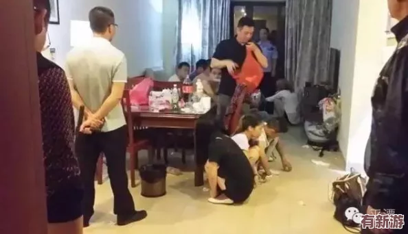 班花裸身將兩腿扒開(kāi)讓全班吃