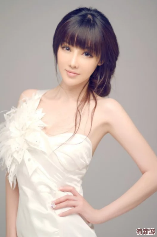 白白嫩嫩的大肉*胡秀英