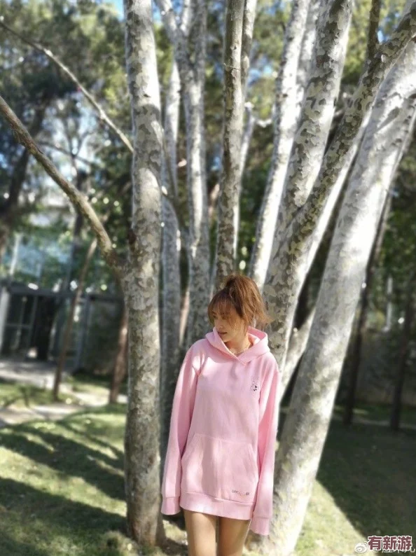 白白嫩嫩的大肉腚胡秀英-展現(xiàn)出健康美麗的身體線條和自信魅力