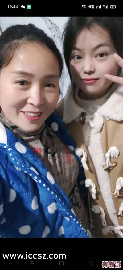 白絲美女被嬌喘流出白色