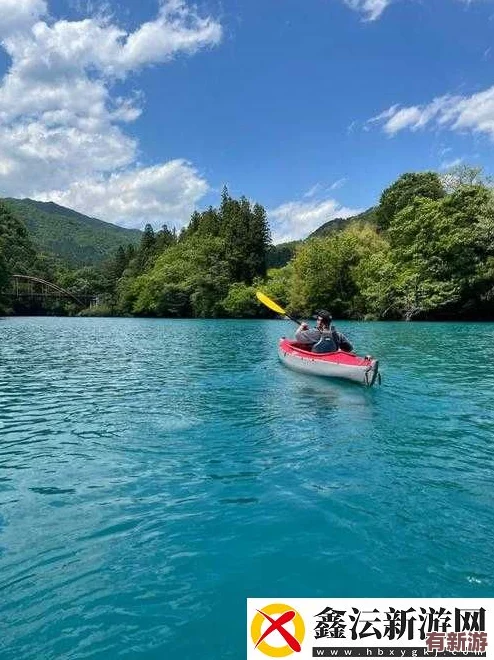淑榮一次上船開到湖中間去-感受寧靜與自然的完美融合之旅