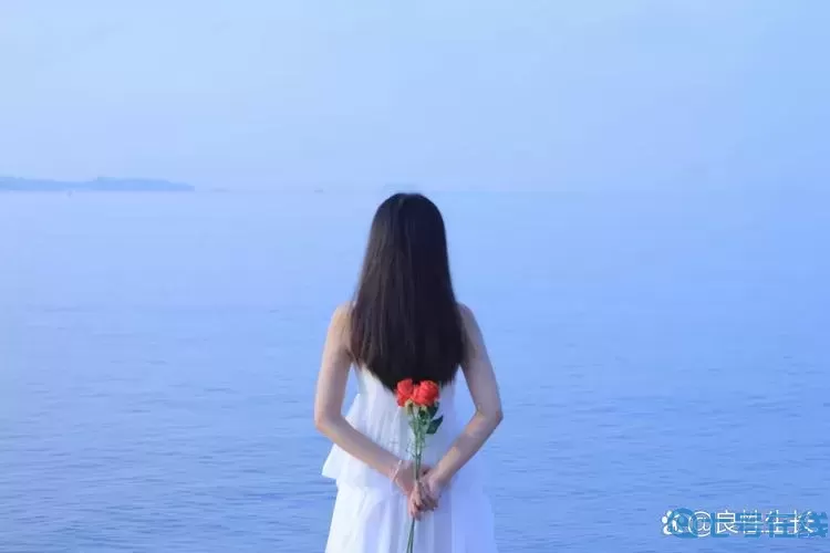 把英語(yǔ)老師按在地上抄了一節(jié)課的瘋狂經(jīng)歷