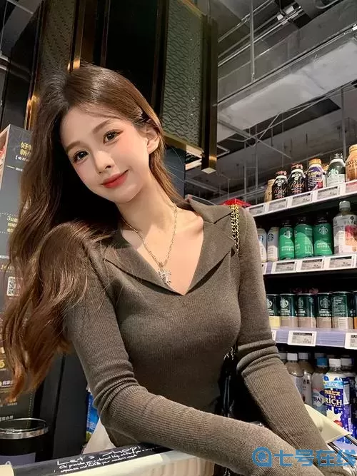 張大腿對著鏡子做到哭視頻：自我反省與情感的碰撞