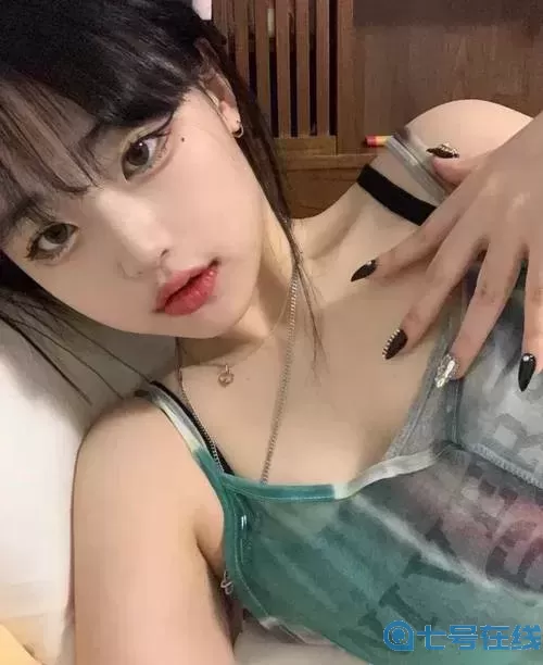 嬸晚上一個(gè)人寂寞-燈下的思緒