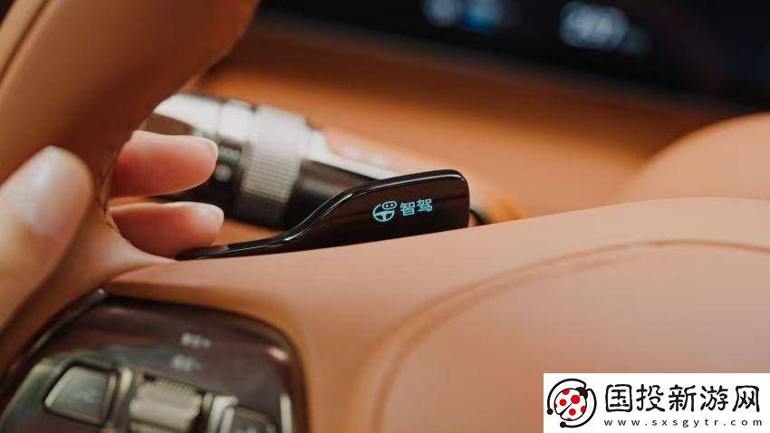 仰望U8智駕創(chuàng)新上市：全面智能化帶來全新高速駕駛體驗！