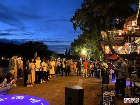 解鎖夜游小鎮(zhèn)四季風情