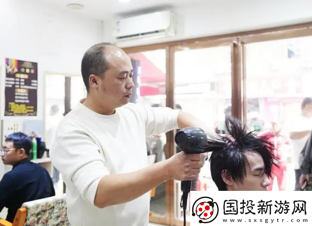 湖南理發(fā)師夫妻走紅-友呼吁“全球巡剪”-丈夫謙稱：尚未達(dá)到那種境界