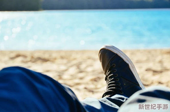 女人張開腿讓男人捅