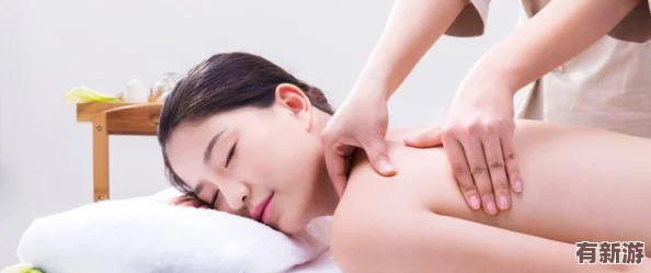 少婦浴室精油按摩2：享受身心放松的極致體驗-感受香氛帶來的愉悅與舒緩-讓生活更加美好