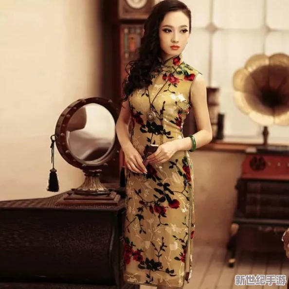 萌白醬旗袍半開襟-展現(xiàn)優(yōu)雅氣質(zhì)與時尚魅力-引領(lǐng)新一季的潮流風向標-成為眾人矚目的焦點