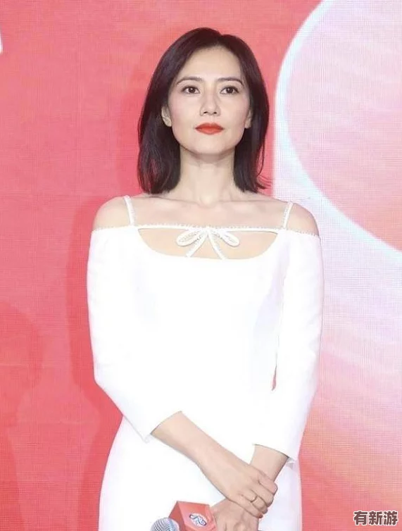 張雨欣人文藝術(shù)ppt：深入探討張雨欣在當(dāng)代藝術(shù)領(lǐng)域的獨(dú)特視角與創(chuàng)作理念-展現(xiàn)其對(duì)人文精神的深刻理解與表達(dá)