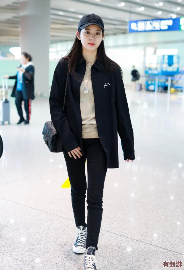 胸前兩個球球圖片