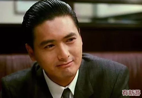 胸前兩個(gè)球球圖片：展示了不同風(fēng)格和創(chuàng)意的藝術(shù)作品-吸引了眾多觀眾的目光與討論