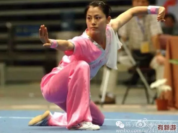 八重神子腿法嫻熟腳法人民網(wǎng)：展現(xiàn)獨(dú)特武術(shù)魅力-傳承傳統(tǒng)文化精髓-引發(fā)網(wǎng)友熱議與關(guān)注