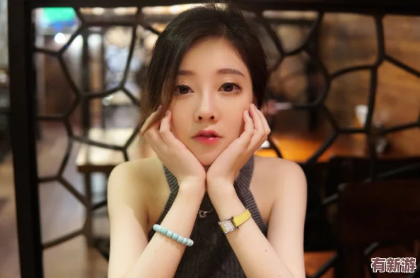 亞洲18-在線天美傳媒潘甜甜-網(wǎng)友熱議：這部作品真是讓人驚艷-劇情緊湊又不失幽默感！