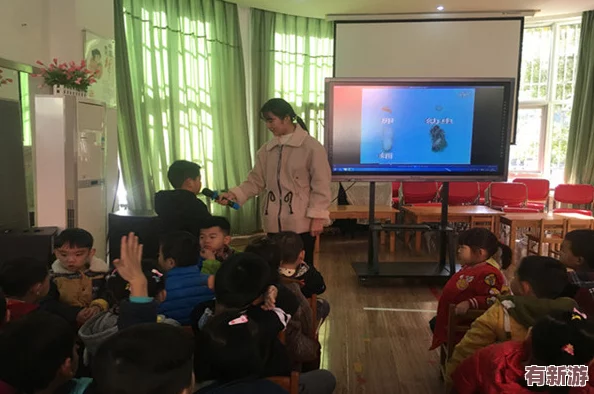 生物老師上課親自給我們展示自己-帶領(lǐng)學(xué)生們深入了解生命的奧秘與科學(xué)實驗的樂趣