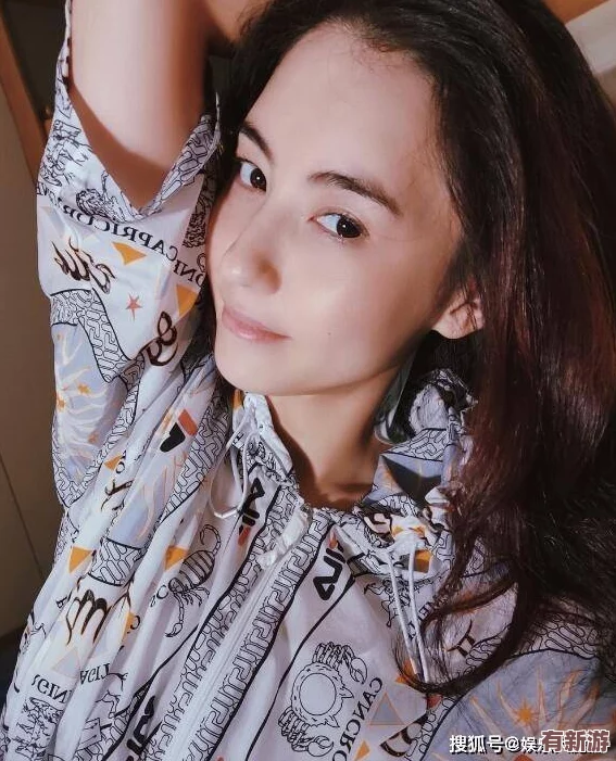 張柏芝一級(jí)露下面毛-是否過于暴露引發(fā)爭(zhēng)議-引人深思的娛樂圈道德標(biāo)準(zhǔn)何在