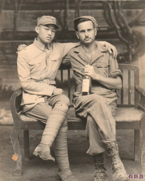 GAy偷拍男澡堂chinese：揭示隱秘角落中的真實(shí)故事與社會反響-探討性別與隱私的復(fù)雜關(guān)系