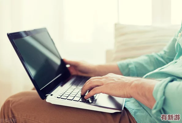 瞞著丈夫說(shuō)在公司加班追劇