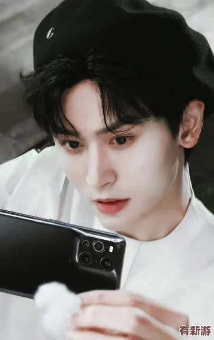 吳夢夢到粉絲家國產(chǎn)-親密互動引發(fā)熱議-展現(xiàn)偶像與粉絲之間的溫暖關(guān)系和真誠情感