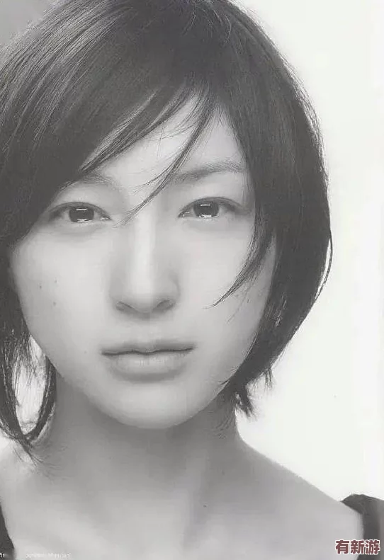 男女之間嗟嗟嗟真人：傳聞某男星與女友分手后-竟被曝與圈內(nèi)新晉小花頻繁約會(huì)-引發(fā)熱議！