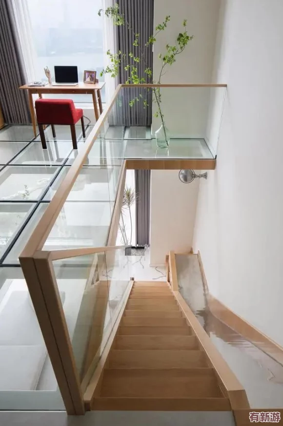 一小孩請小女孩吃鋼筋-背后隱藏的奇趣故事與童真幻想