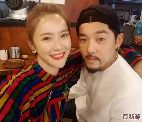 沈娜娜蘇清歌團(tuán)圓火鍋在線播放