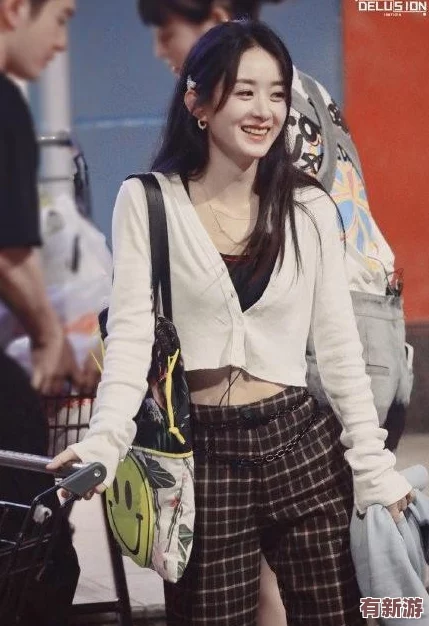 三個創(chuàng)可貼遮住重要部位-網(wǎng)友熱議：這究竟是藝術(shù)還是惡搞