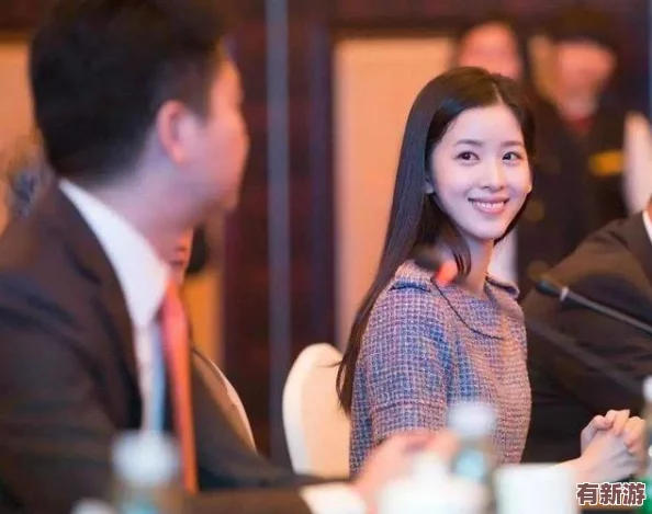 沈娜娜蘇清歌團(tuán)圓火鍋在線播放