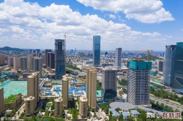 云悠悠坐鋼筋-城市建設(shè)中的新風(fēng)尚：如何在高樓大廈間找到自然的寧靜與和諧