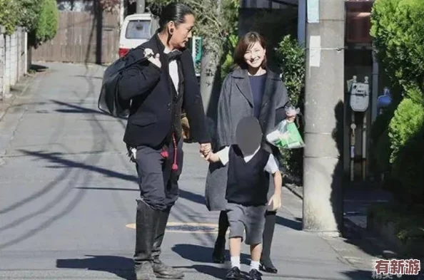 日本XXXXXl：某明星與經(jīng)紀人傳緋聞-疑似背叛妻子引發(fā)網(wǎng)友熱議