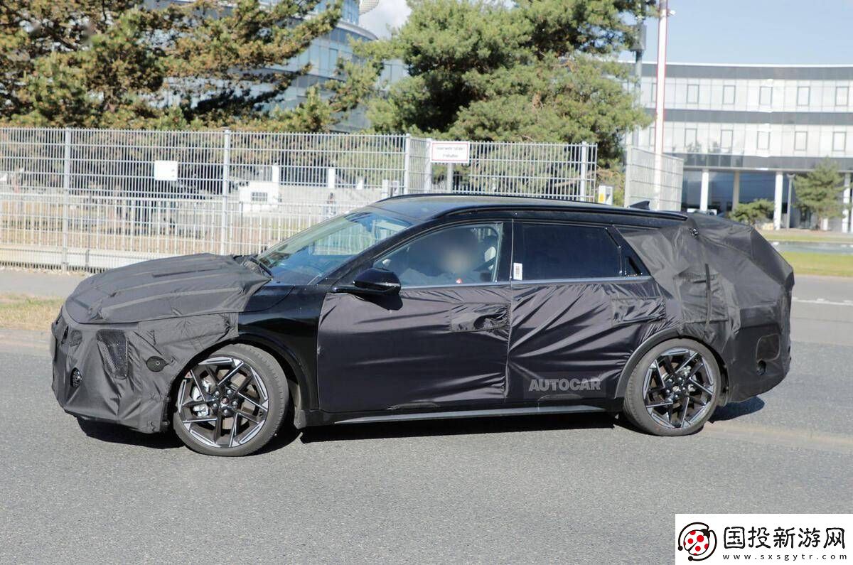 起亞K4旅行版原型車現(xiàn)身歐洲路測-將接替哪款老將